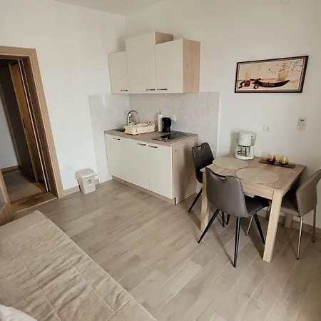 Marijanovic * Makarska